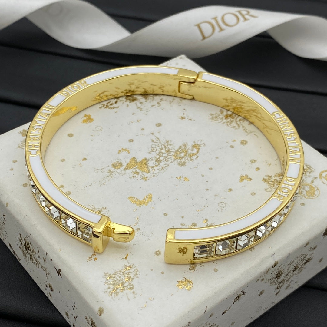 X1Q85D79K  Popular Bracelets