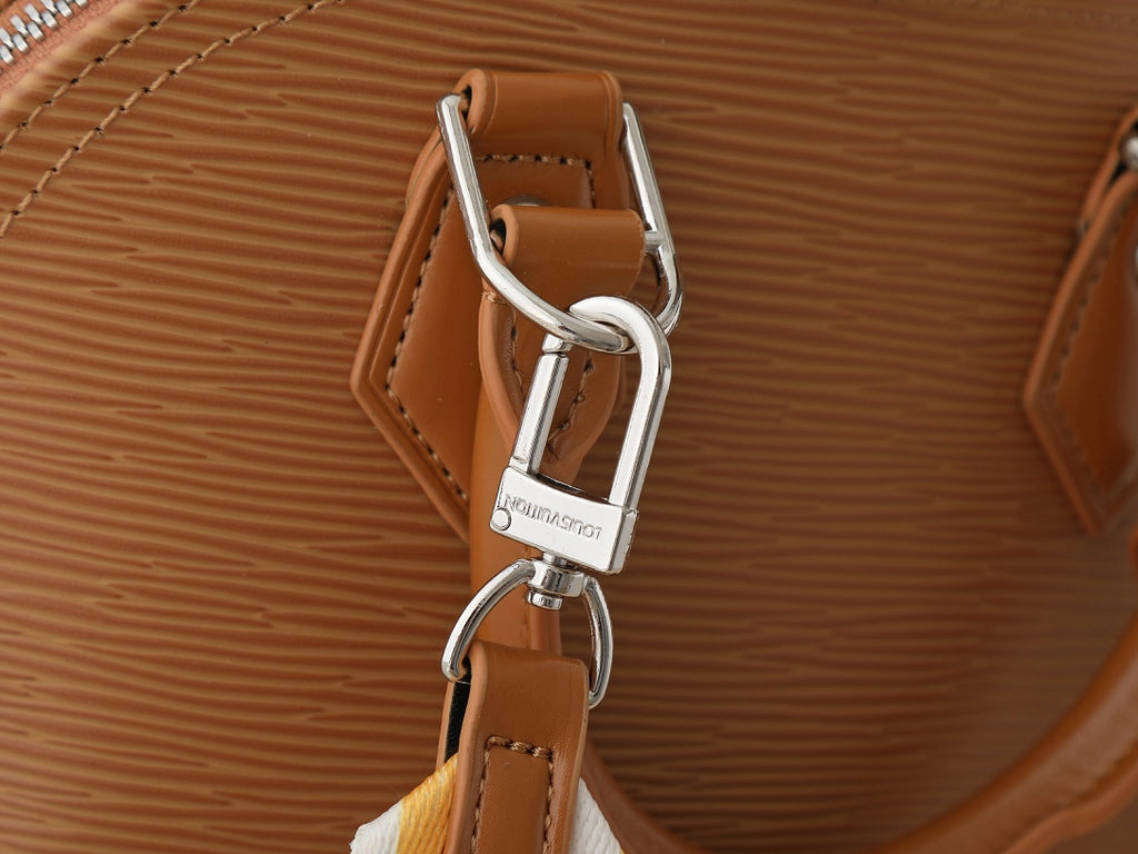 B1P46E102 Popular leather bag