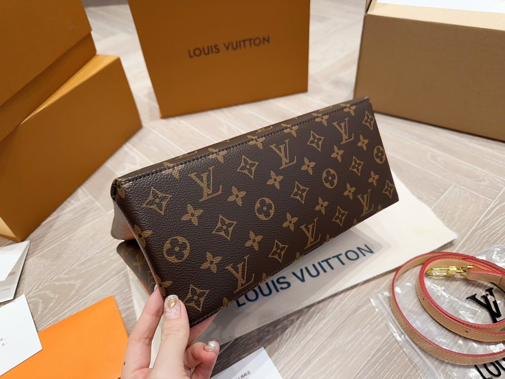 B6X103E196 Popular leather bag 