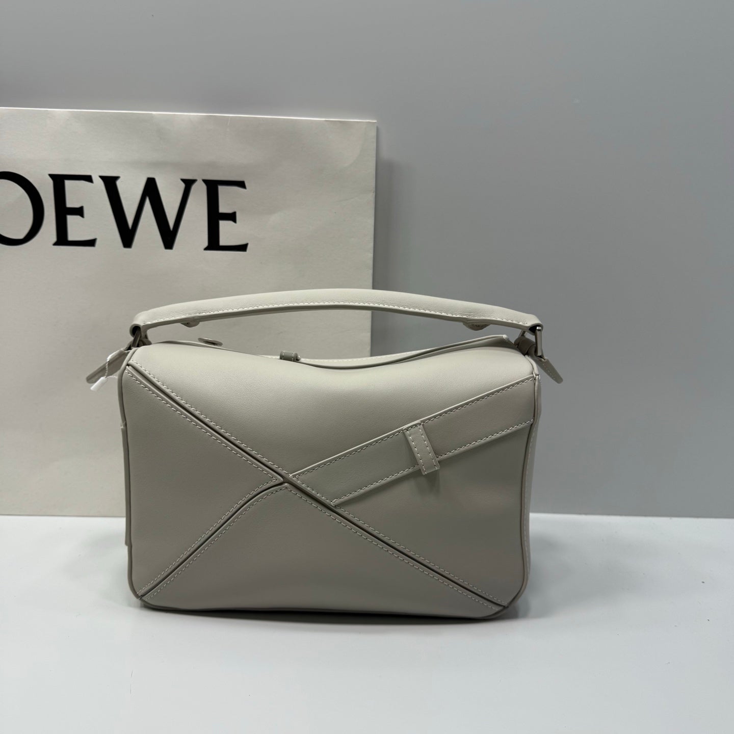 B1R46A11 Popular leather bag