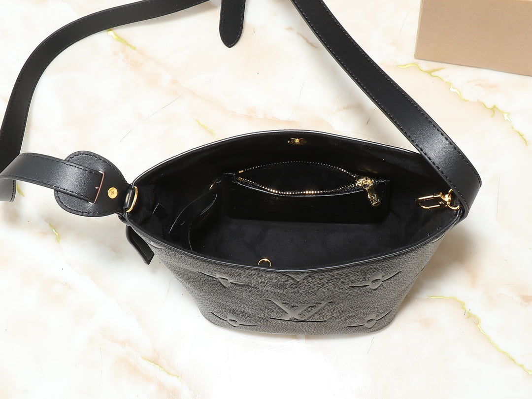B12W15E3 Popular  leather bag