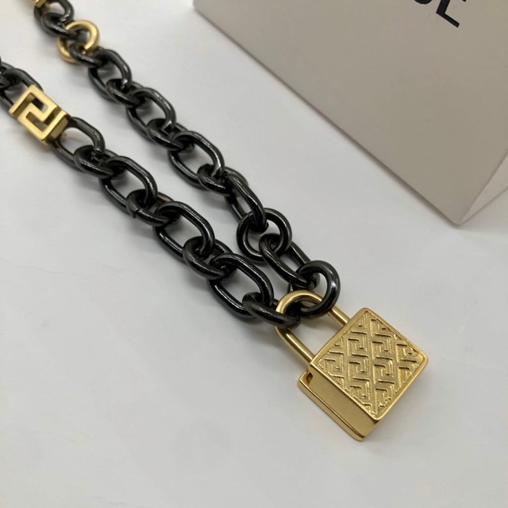X1Q85V366X Popular Necklaces