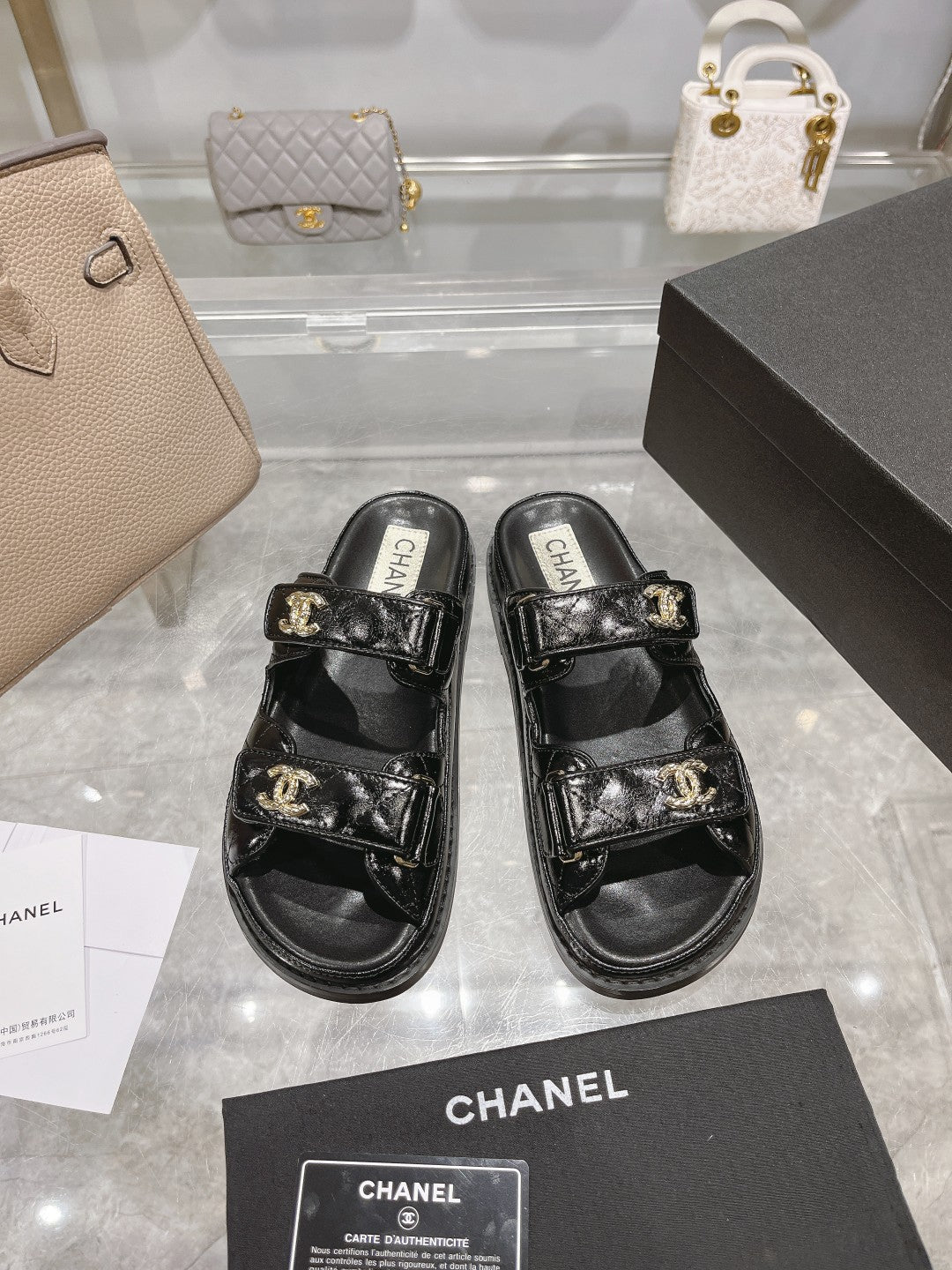 Z2R45C9  Popular leather shoes