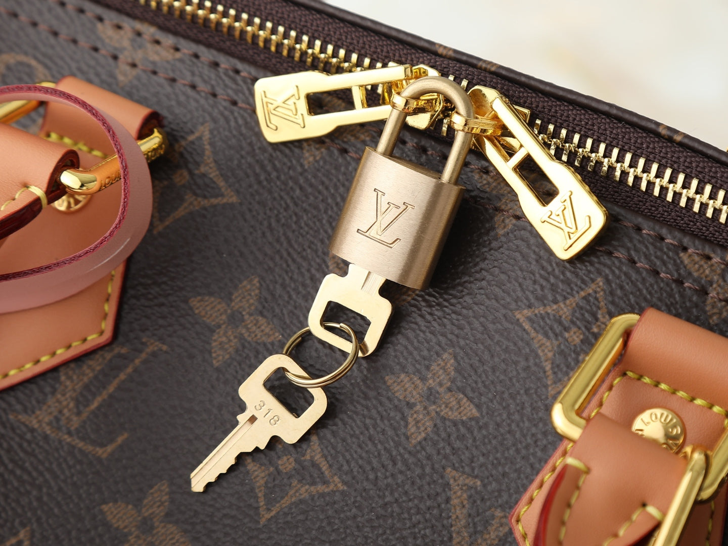 B1P36E23 Popular leather bag