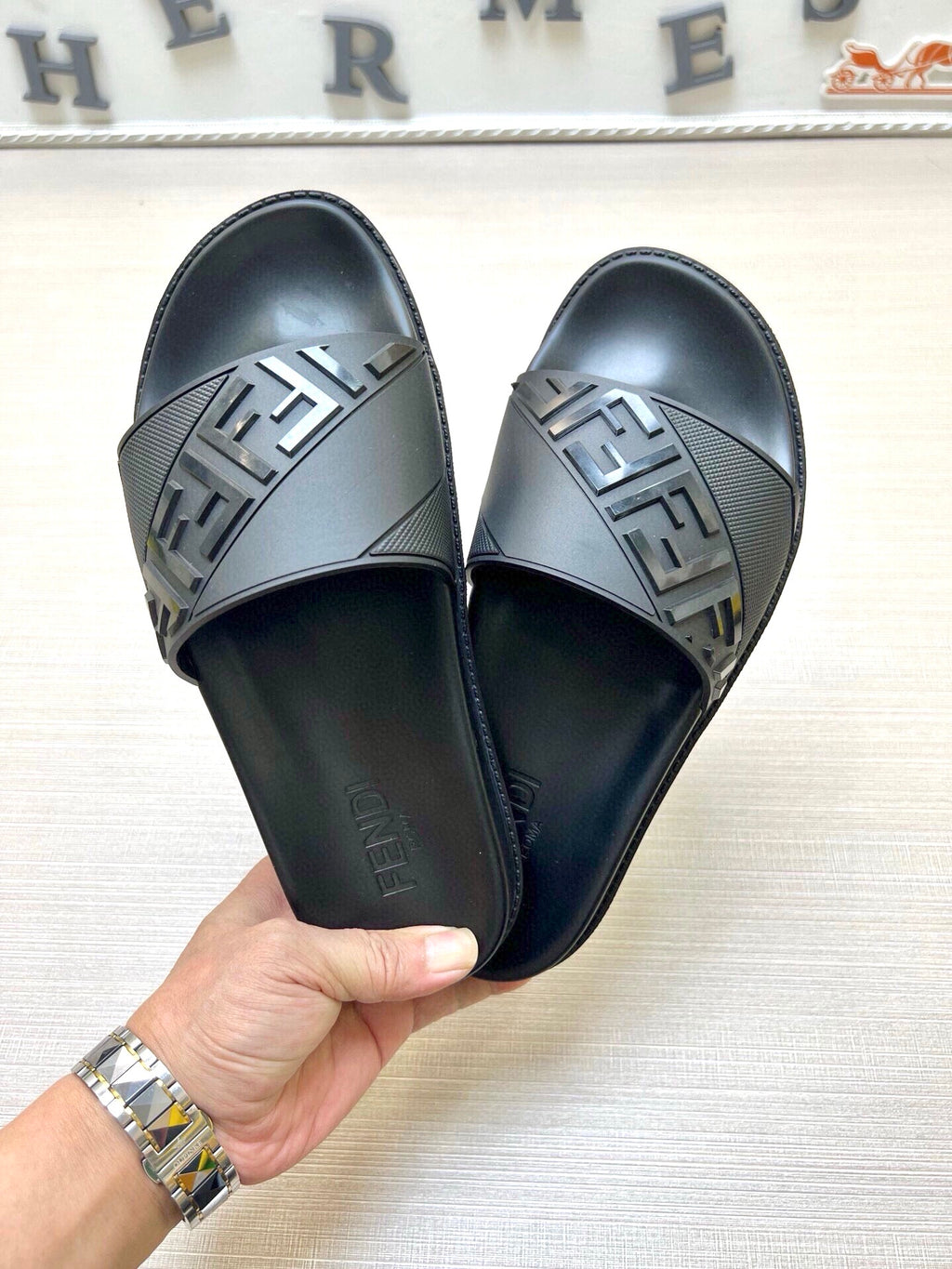 Z5Z35F281  Popular Slippers