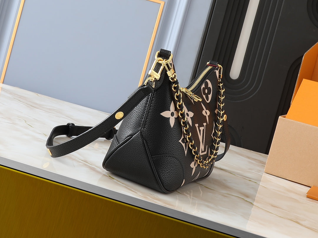 B1R76E48 Popular leather bag