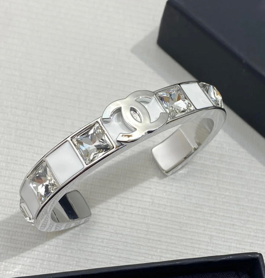 X1Q85C76K  Popular Bracelets