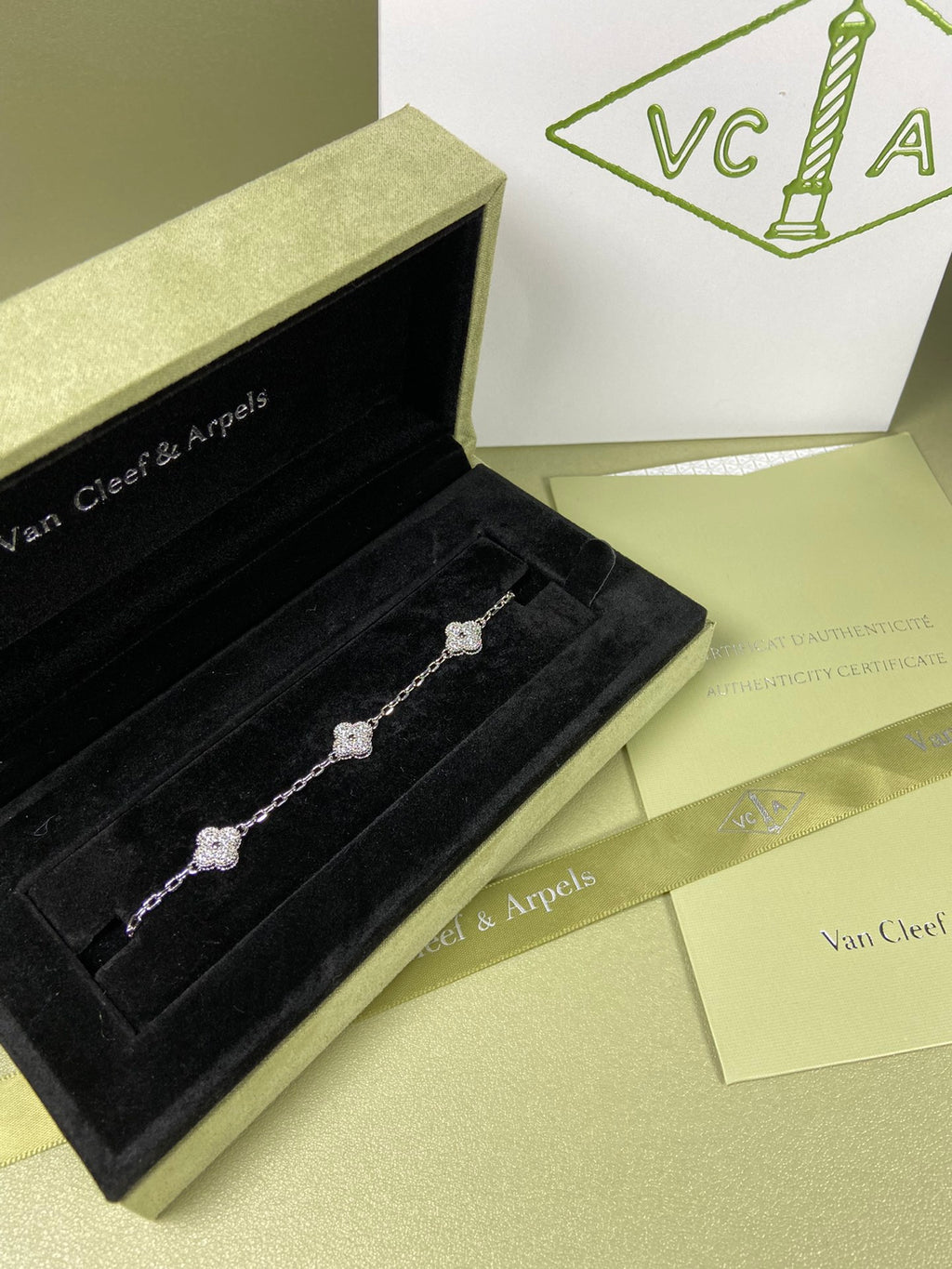 X5X94VA183K  Popular bracelets 6 flowers mini size 0.9cm flower