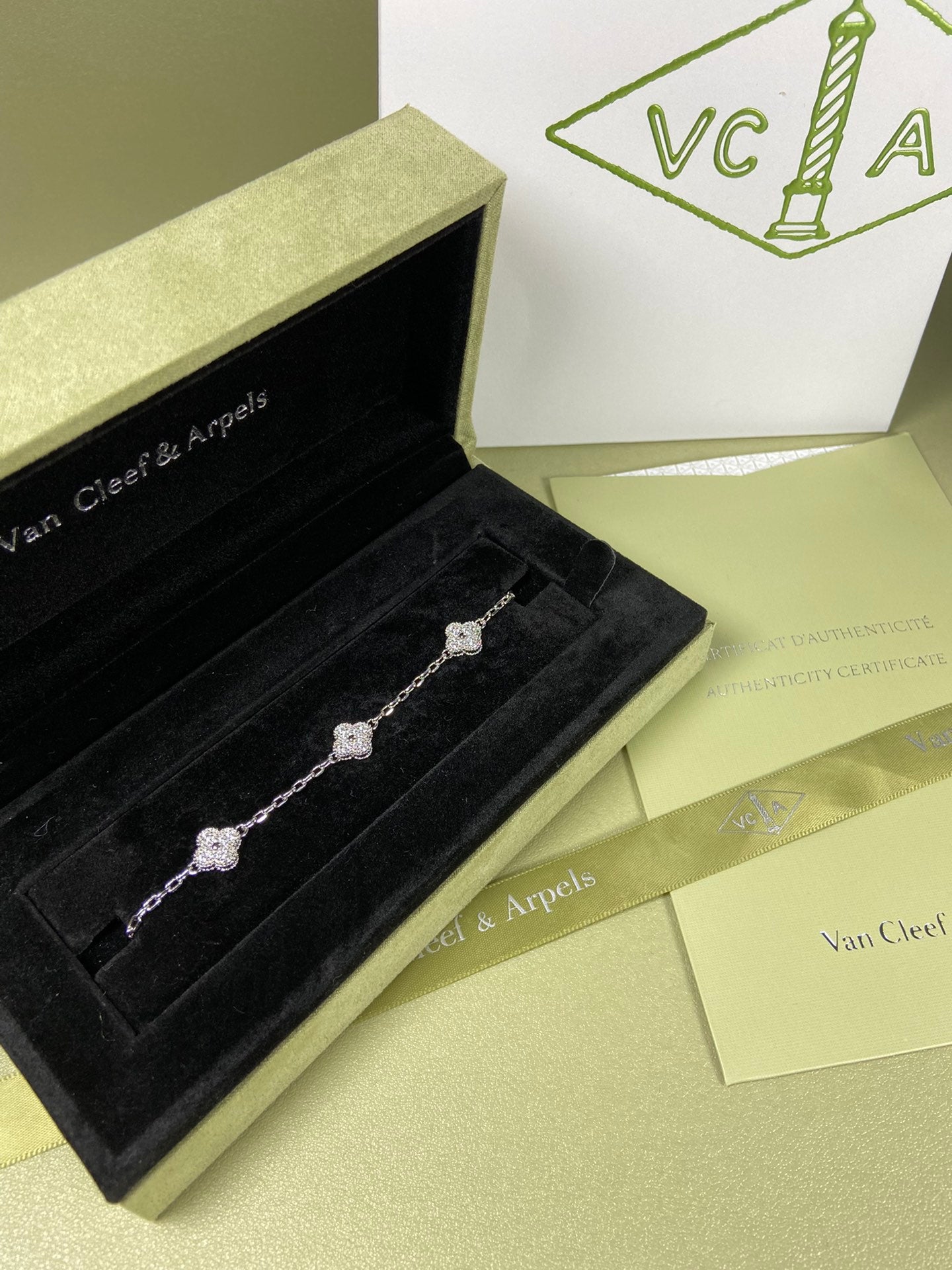 X5X94VA183K  Popular bracelets 6 flowers mini size 0.9cm flower