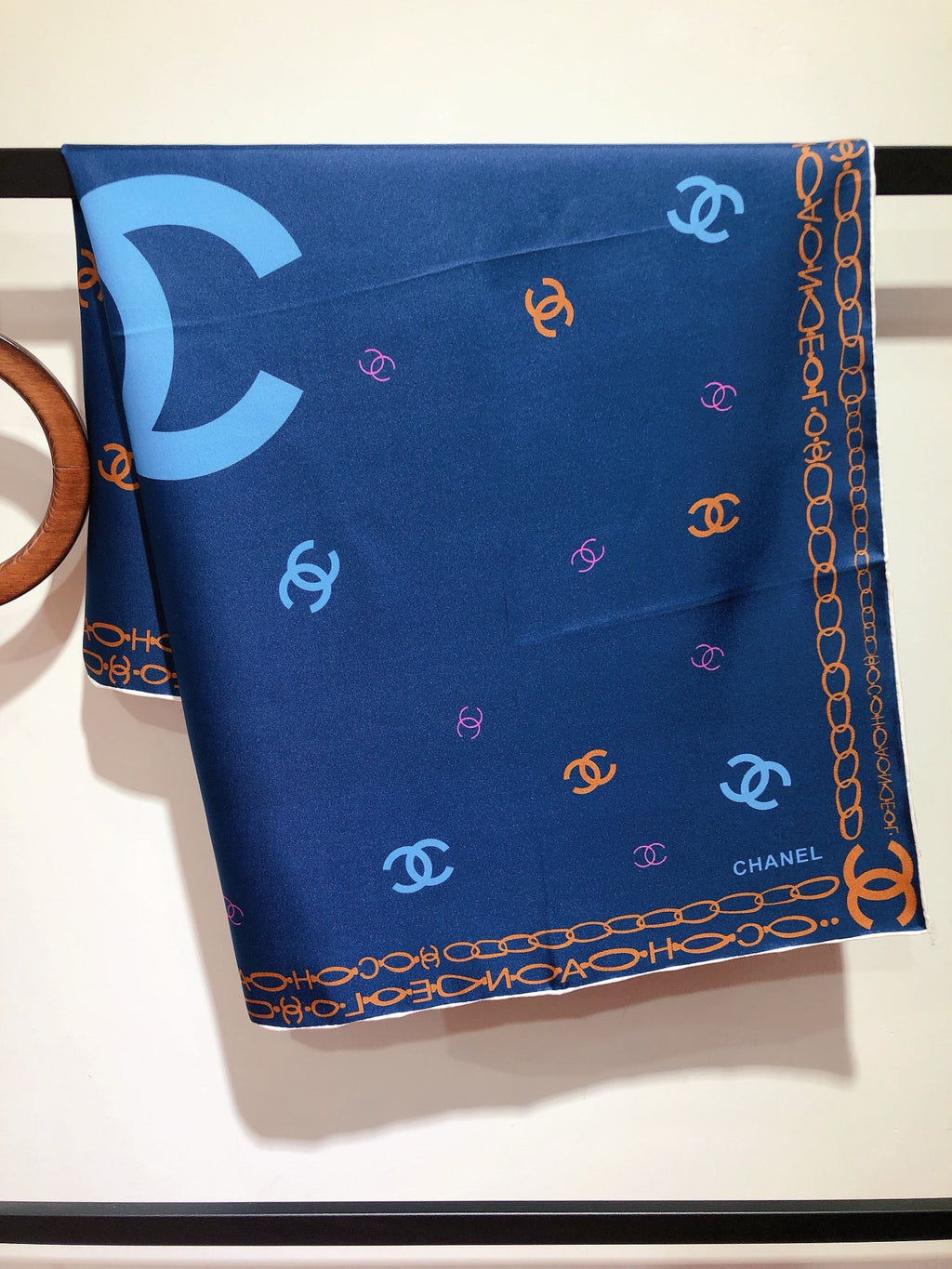 W1N46C13 Popular Silk Scarve