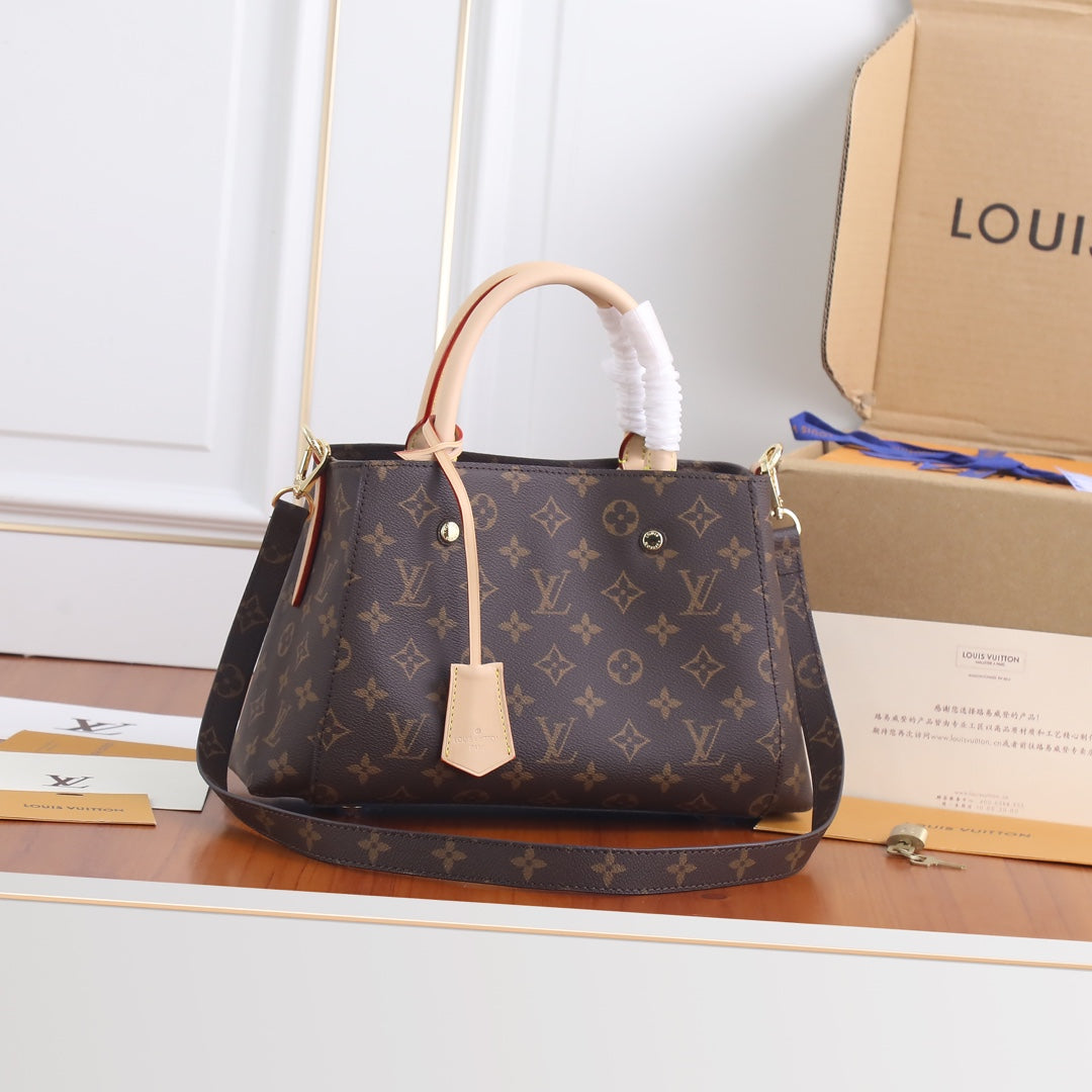 B12X44E317 Popular   leather bag 