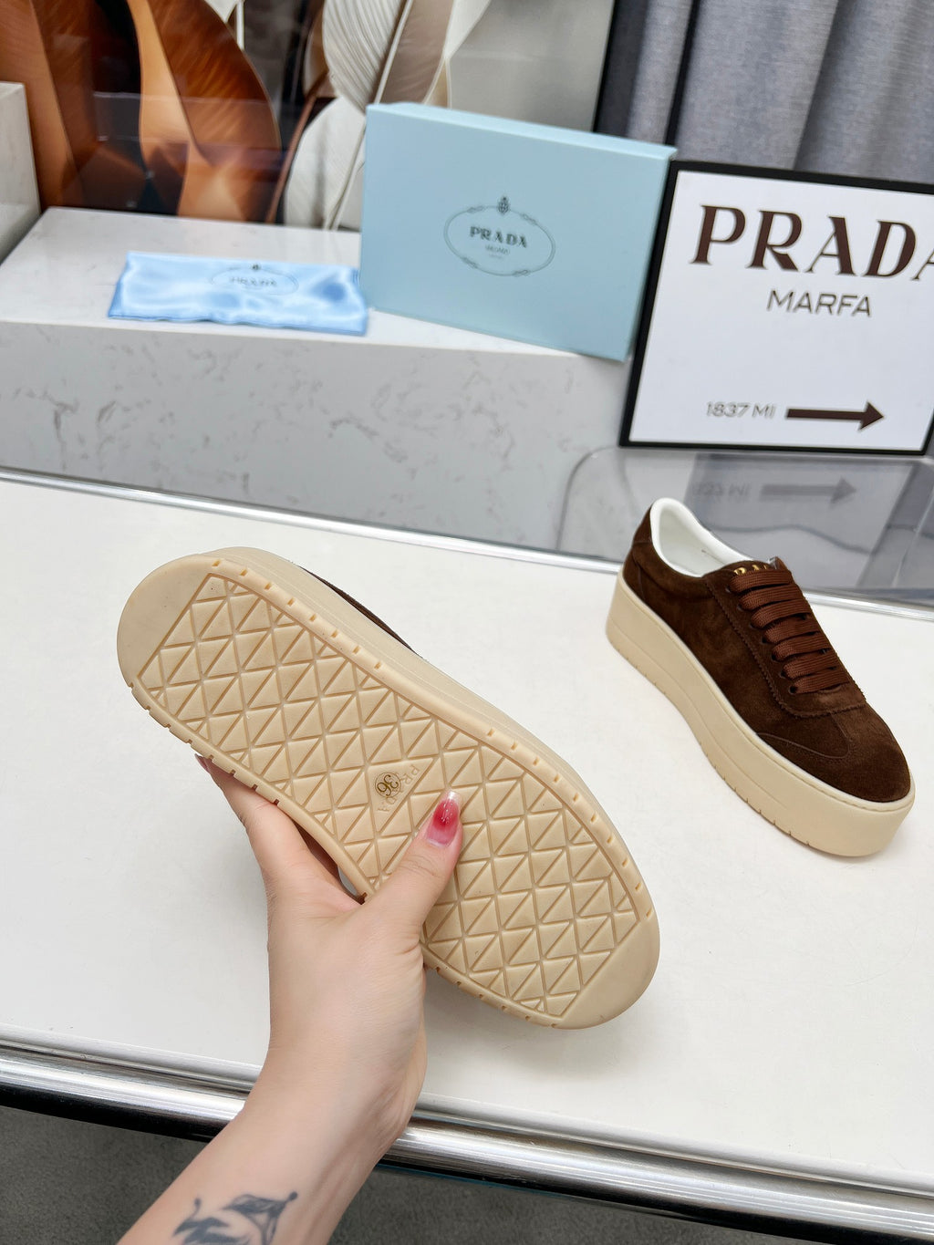 Z2Q95P109 Popular high-quality  shoes