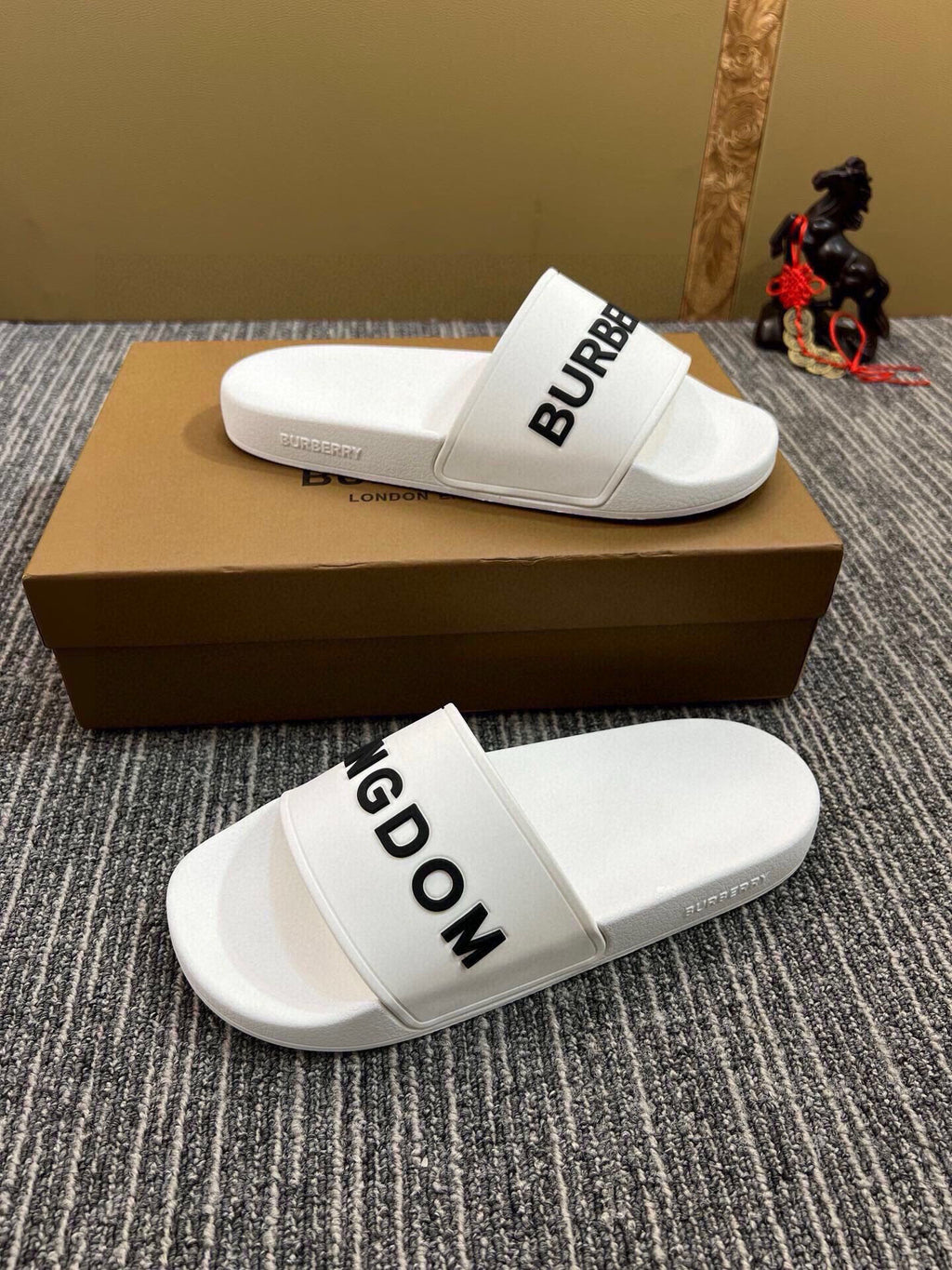 Z5Z35R256 Popular Slippers