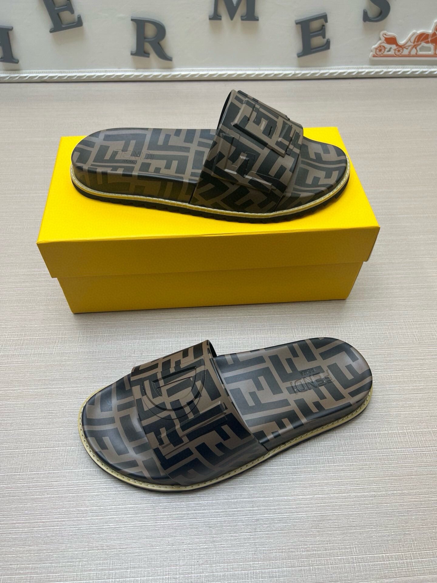 Z5Z35F282 Popular Slippers