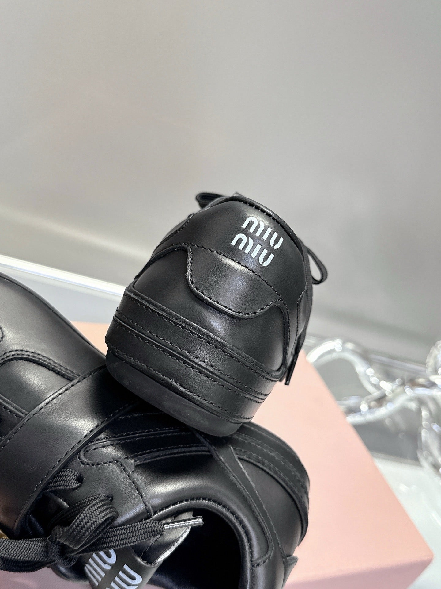 Z2Q105A261 Popular high-quality Shoes