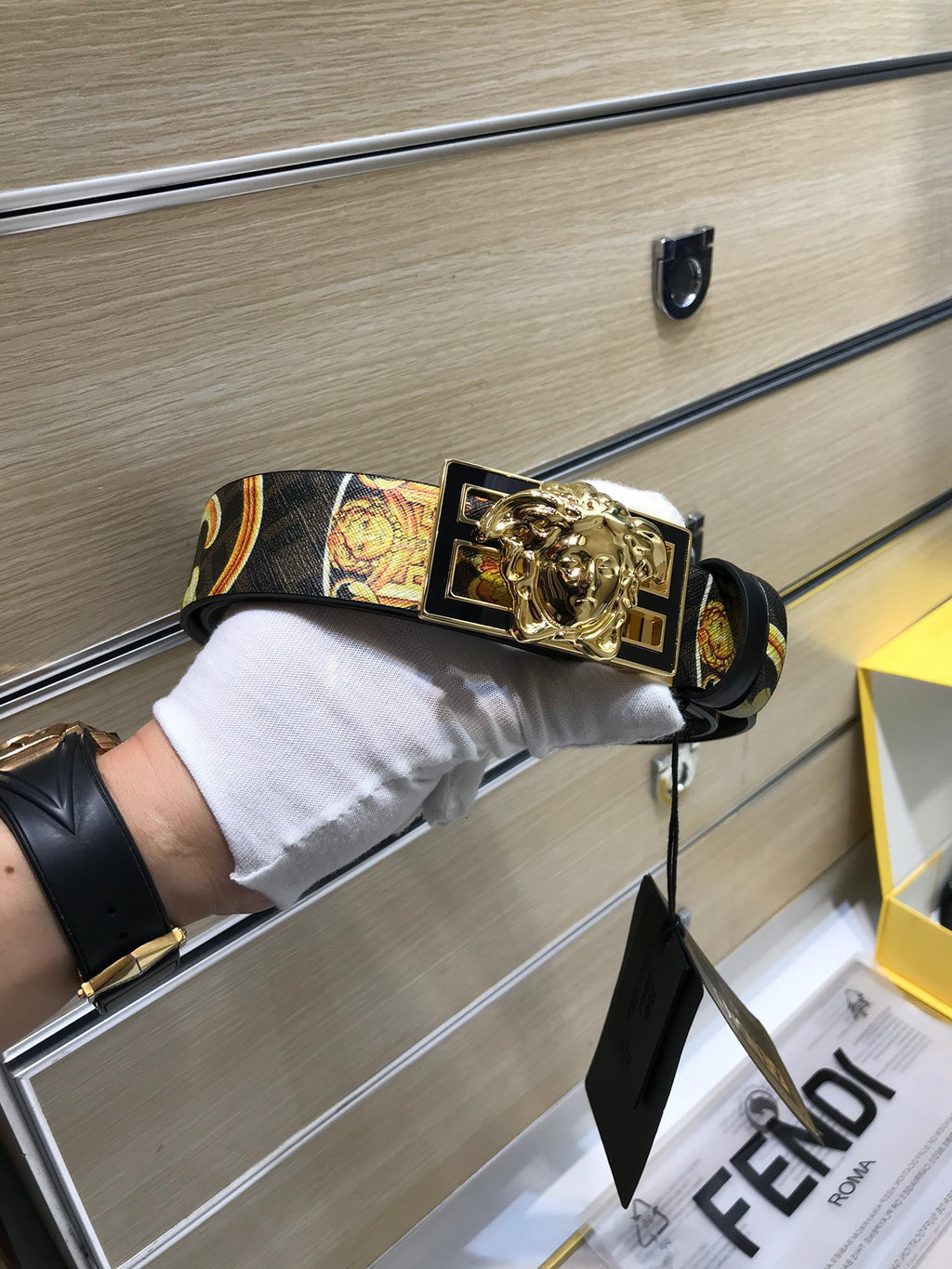 P1Q64V82 Popular High quality belt With full package