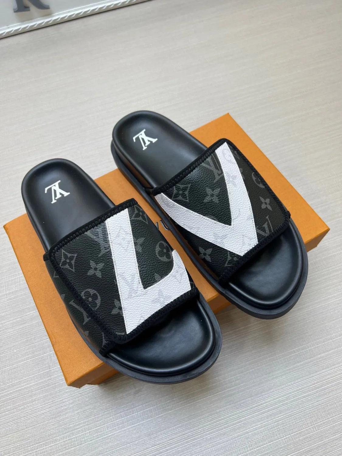 Z5WE251 Popular Slippers