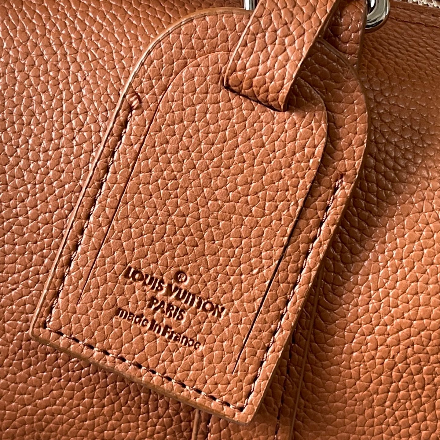 B1P46E31 Popular leather bag