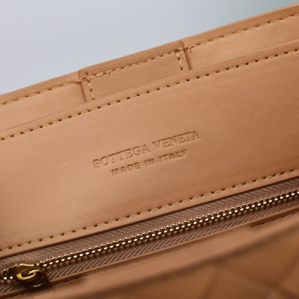 B1X104A80 Popular  leather bag