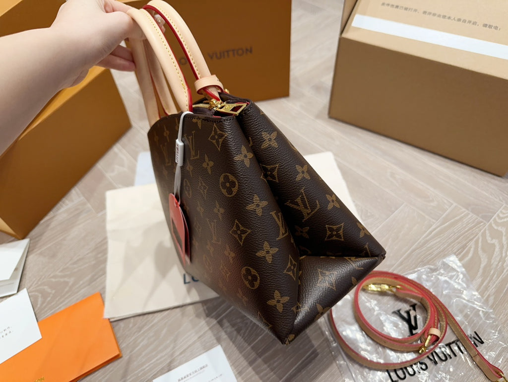 B6X103E196 Popular leather bag 