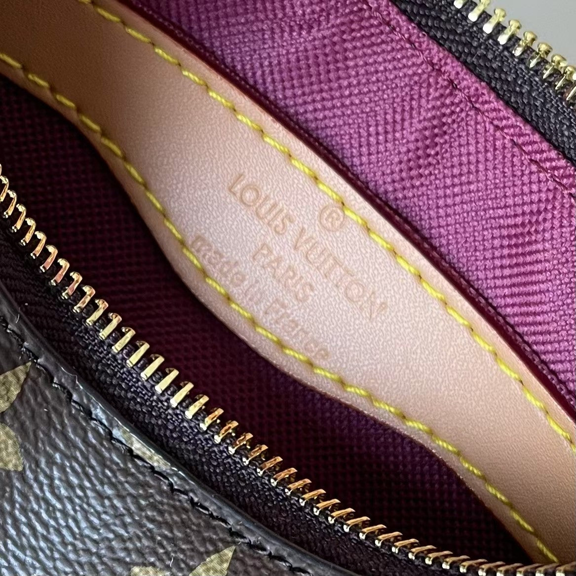 B1R76E04 Popular bag