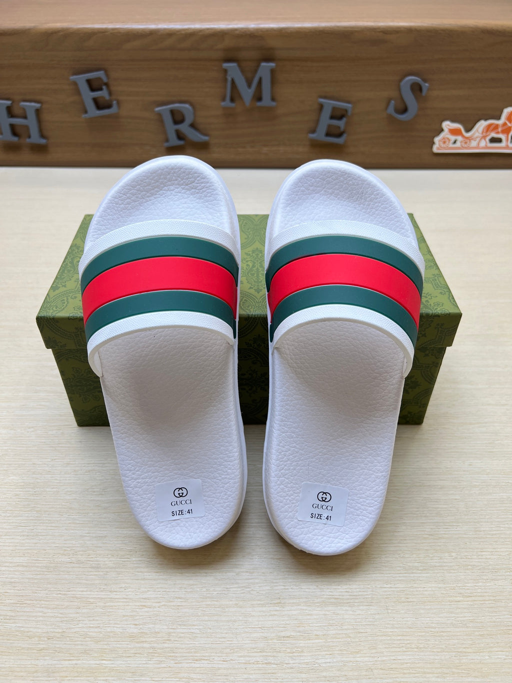 Z5X76B7  Popular slippers