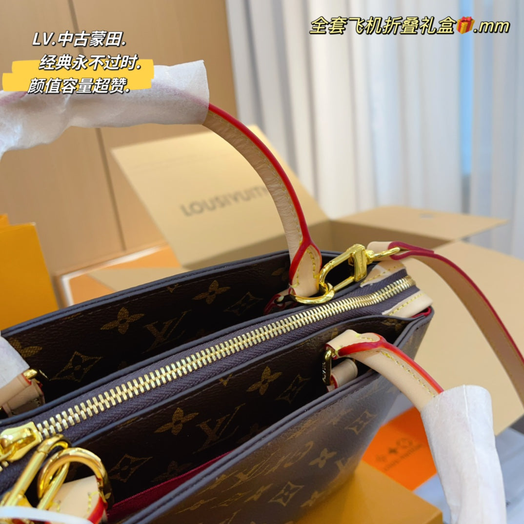 B6X103E196 Popular leather bag 