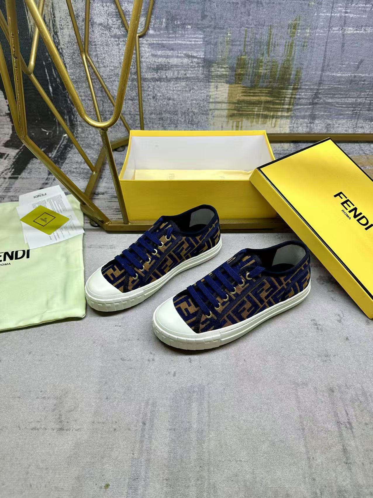 Z2Q105F186 Popular high-quality  shoes