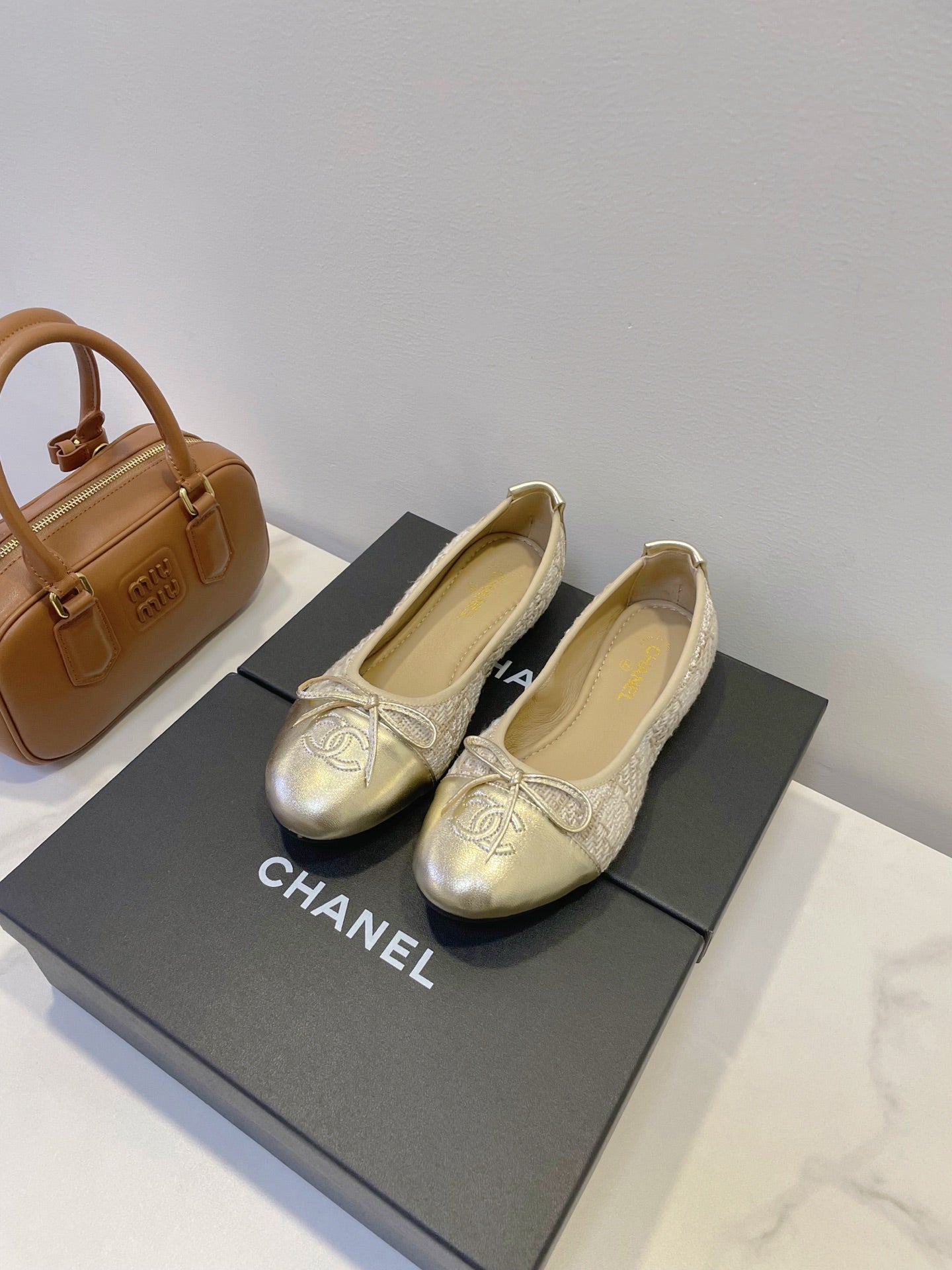 Z2Q95C107 Popular high-quality  shoes