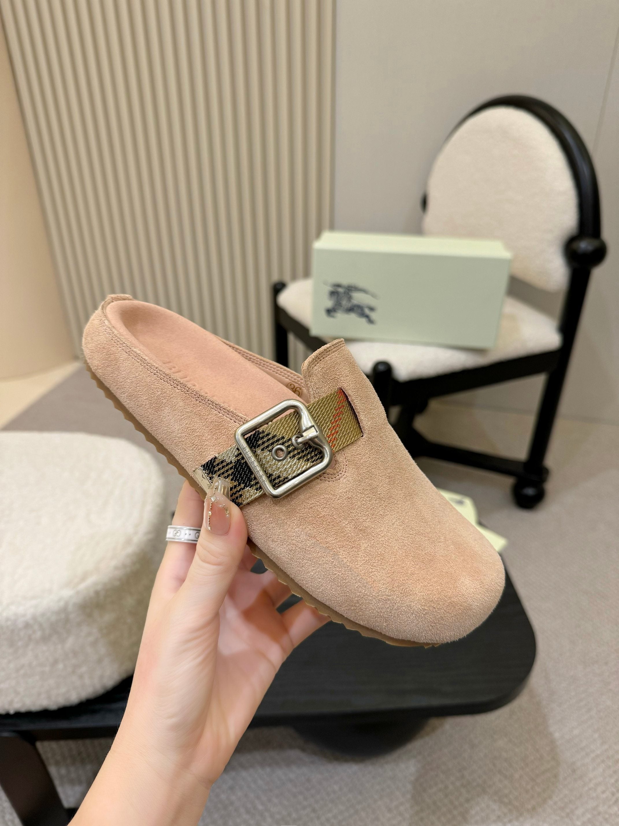 Z2Q105R242 Popular high-quality  Shoes