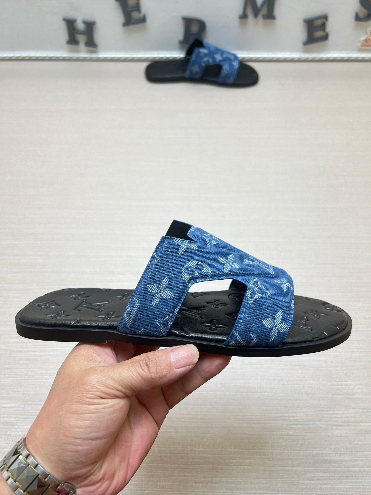 Z5ZE28 Popular slippers