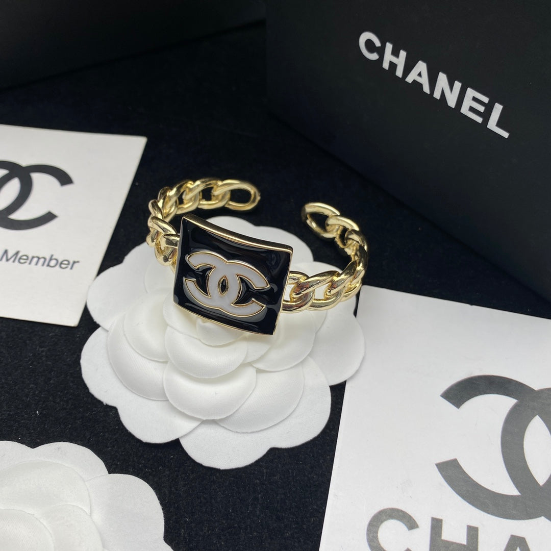 X1X83C567K  Popular bracelet