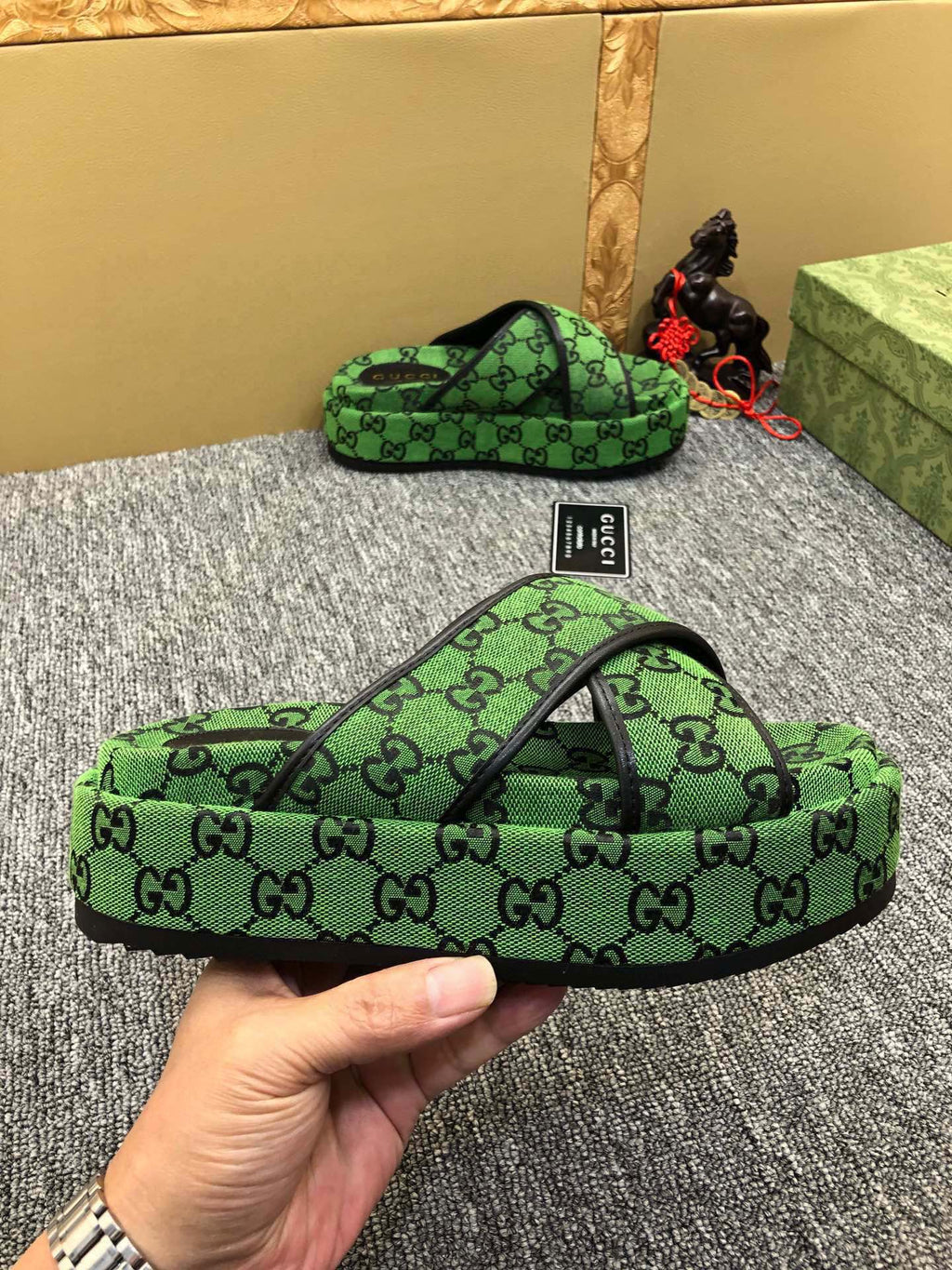 Z5YB69 Popular Slippers