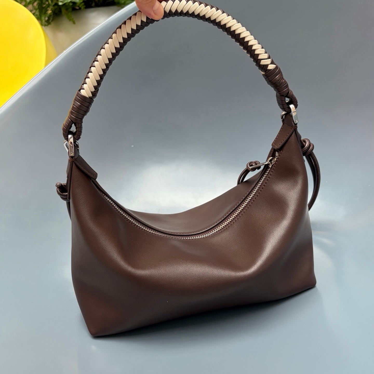 B1R66A13 Popular leather bag
