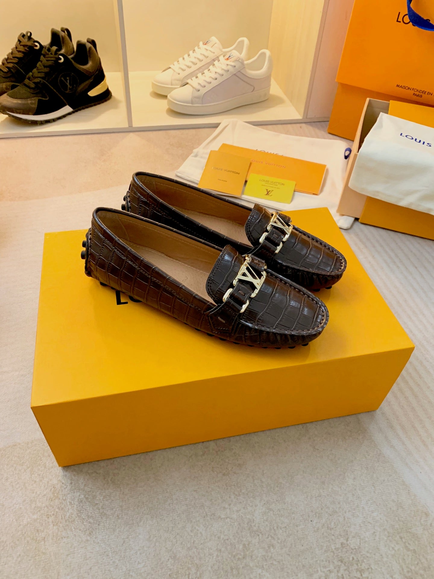 Z2Q95E98 Popular high-quality leather shoes