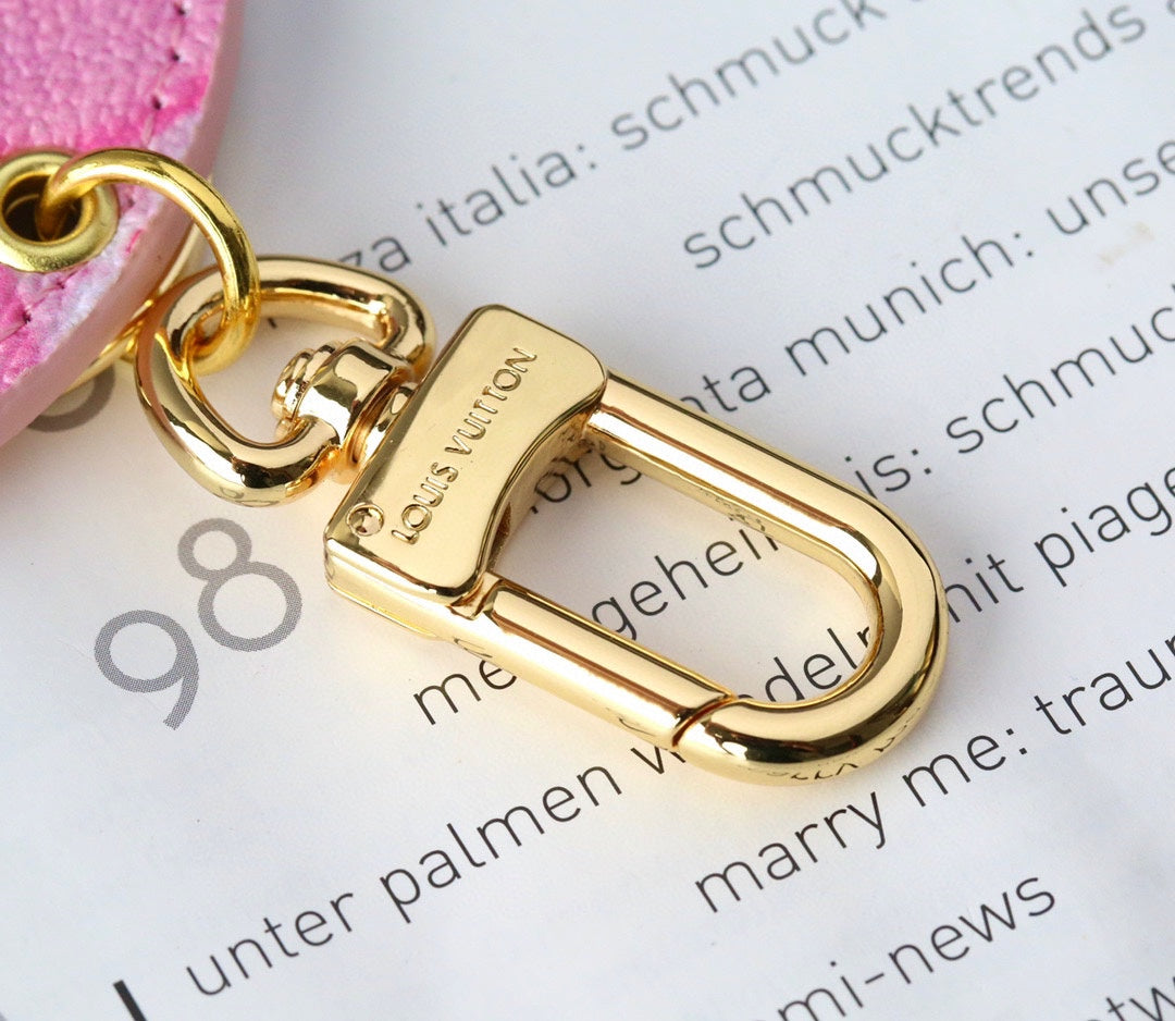 A1Q105E22 Popular bag 's charms accessories