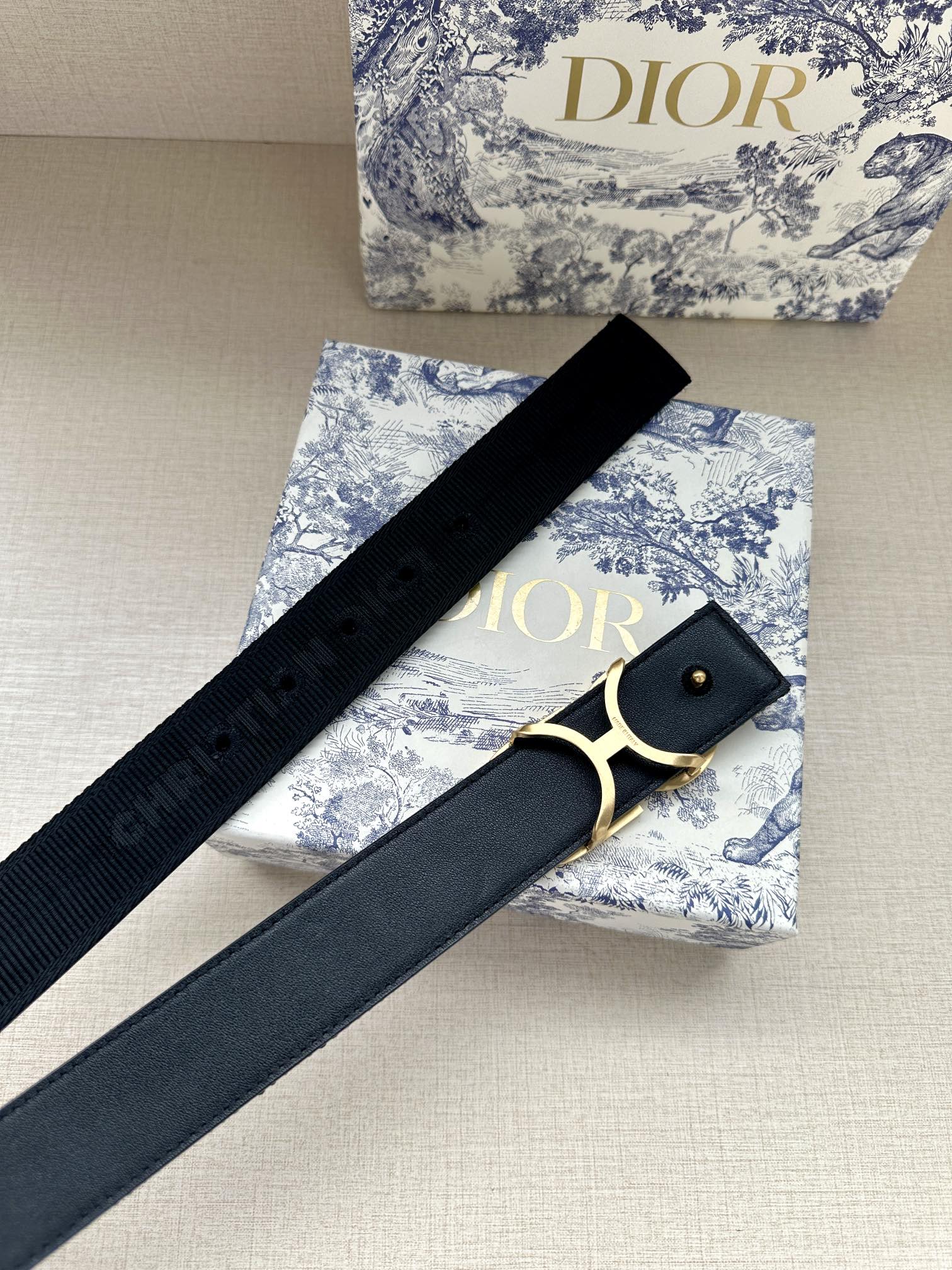 P1R55D197 Popular   High quality belt With full package