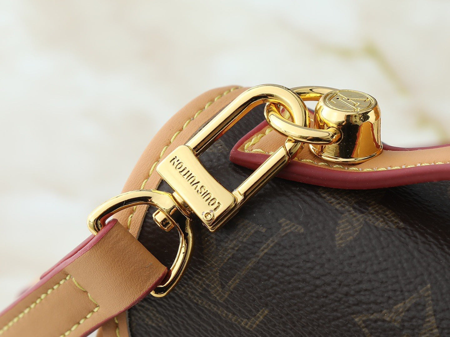B1P36E76 Popular leather bag
