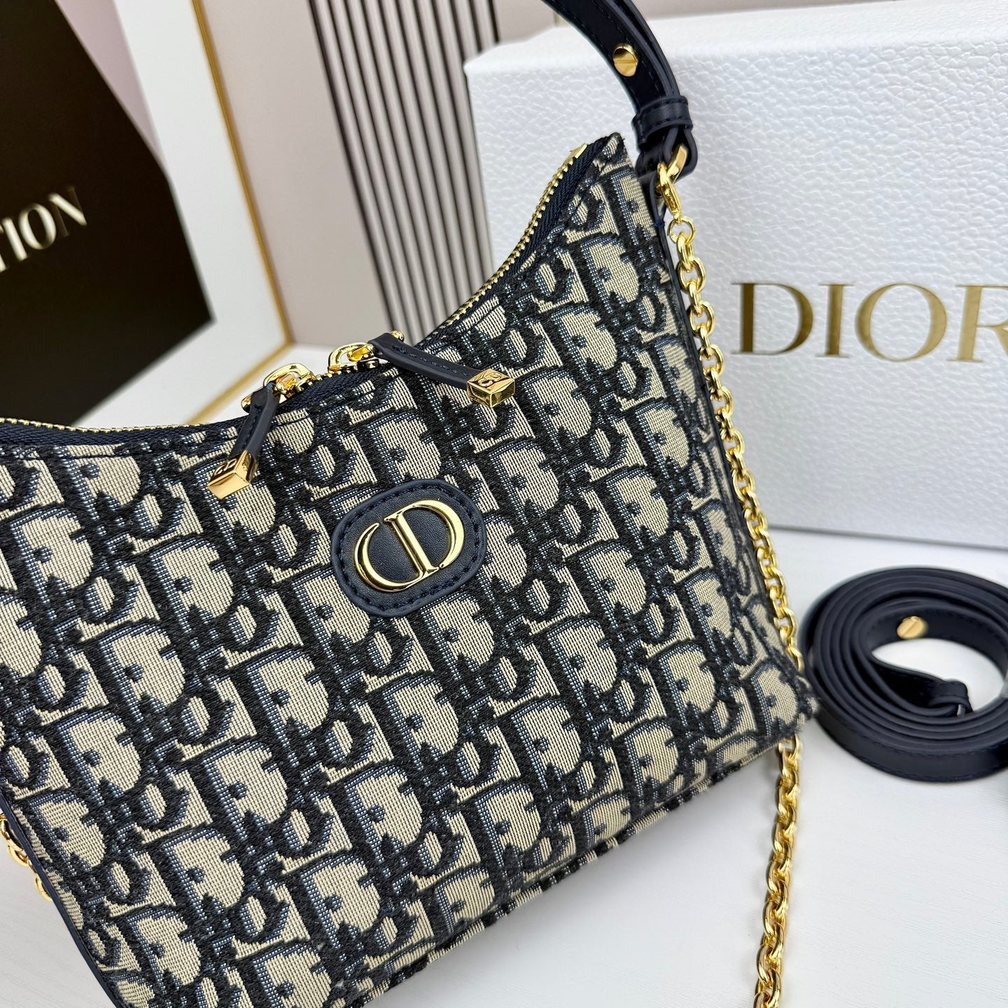 B1R15D67  Popular  bag