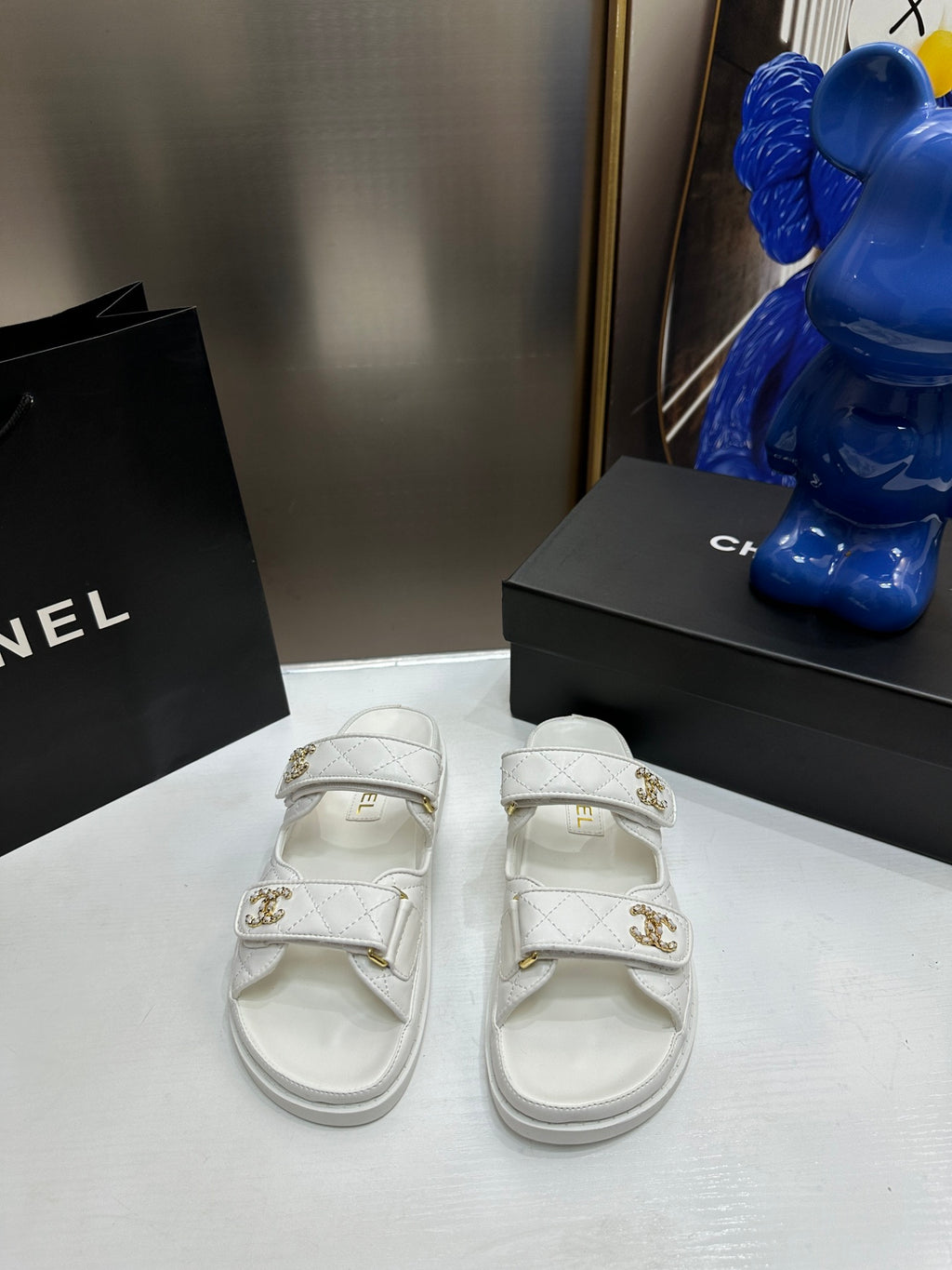 Z1R45C1  Popular sandals