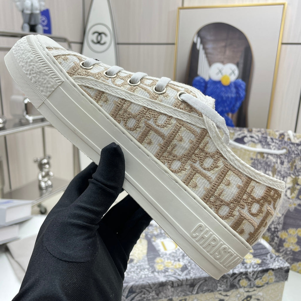 Z1XD65 Popular shoes