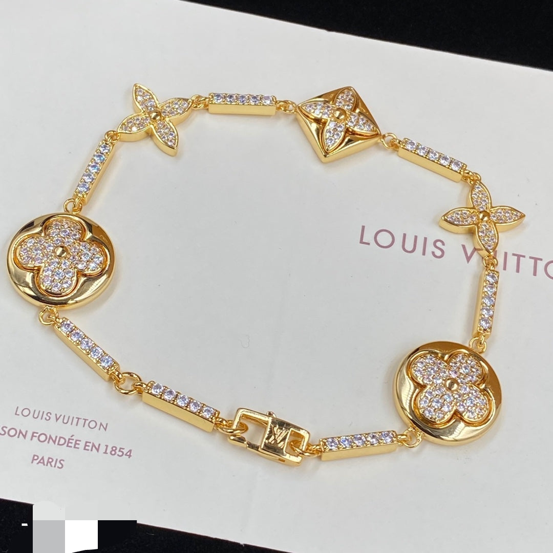 X1X34E602X  Popular Bracelets