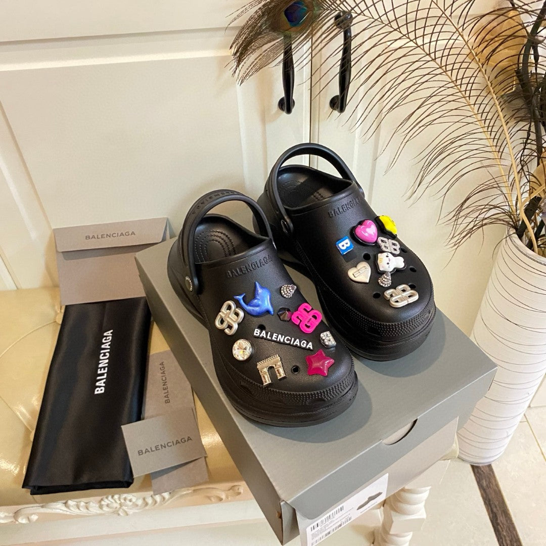 Z2Q55J56  Popular shoes