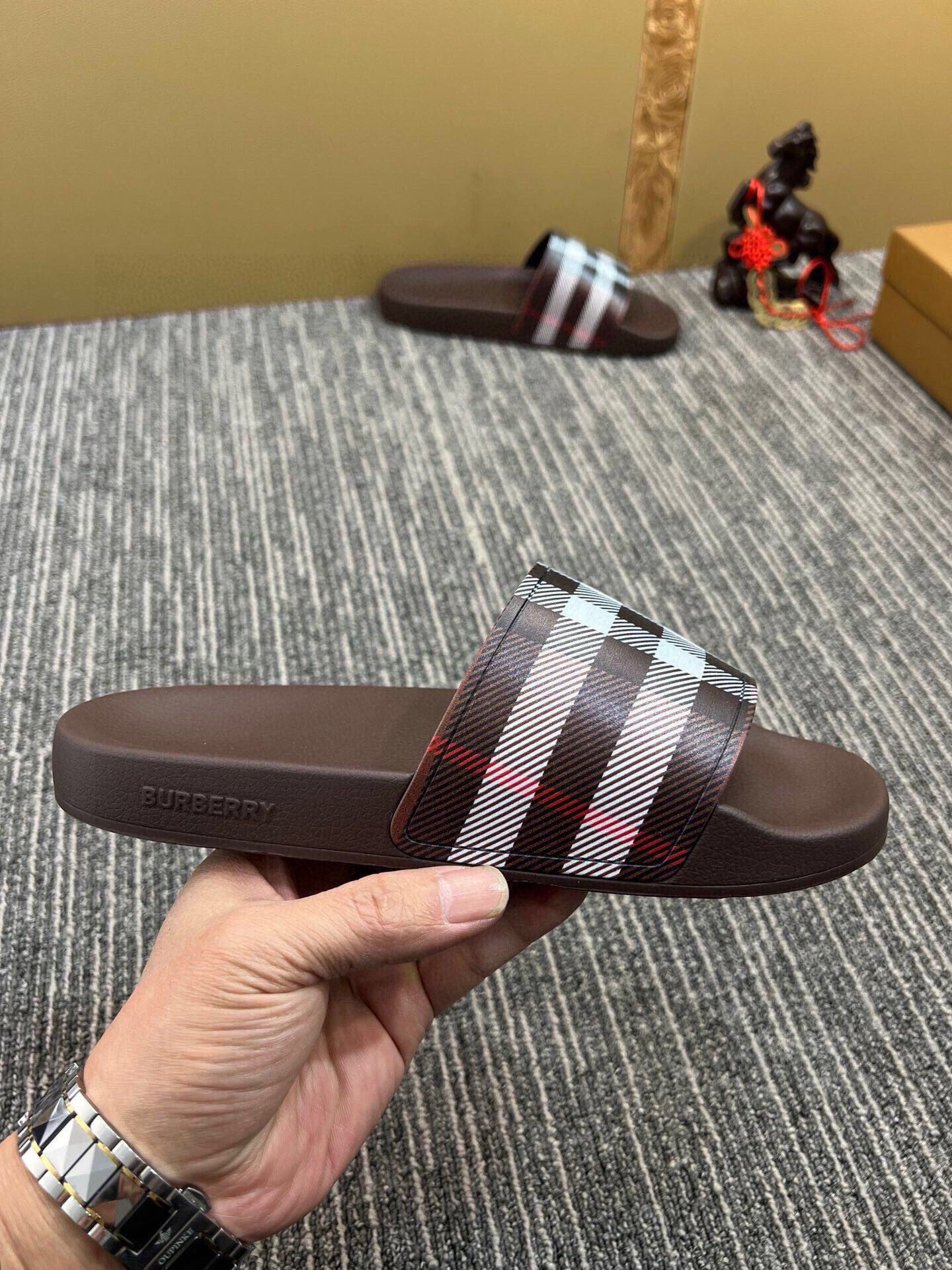 Z5Z35R259 Popular Slippers