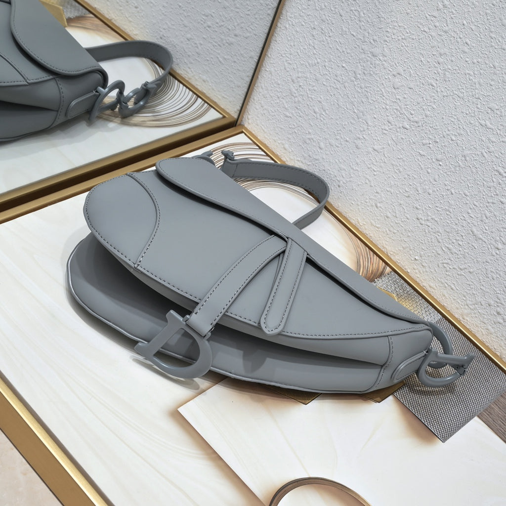 B1W35D115 Popular leather bag