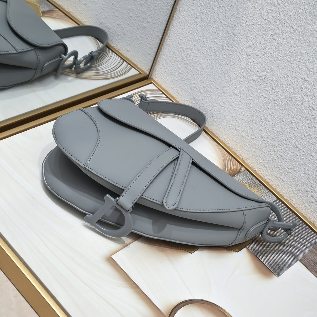 B1W35D115 Popular leather bag