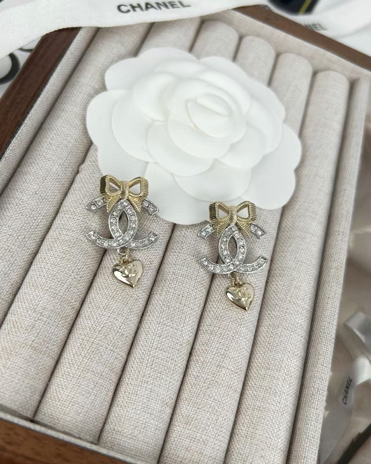 X1Z95C57E Popular Earrings