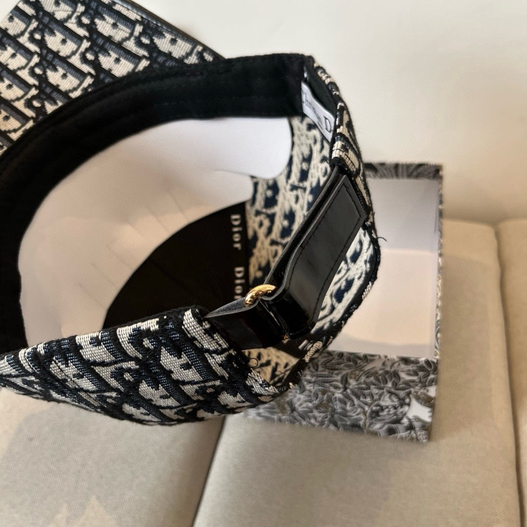 M1R76D11 Popular hats
