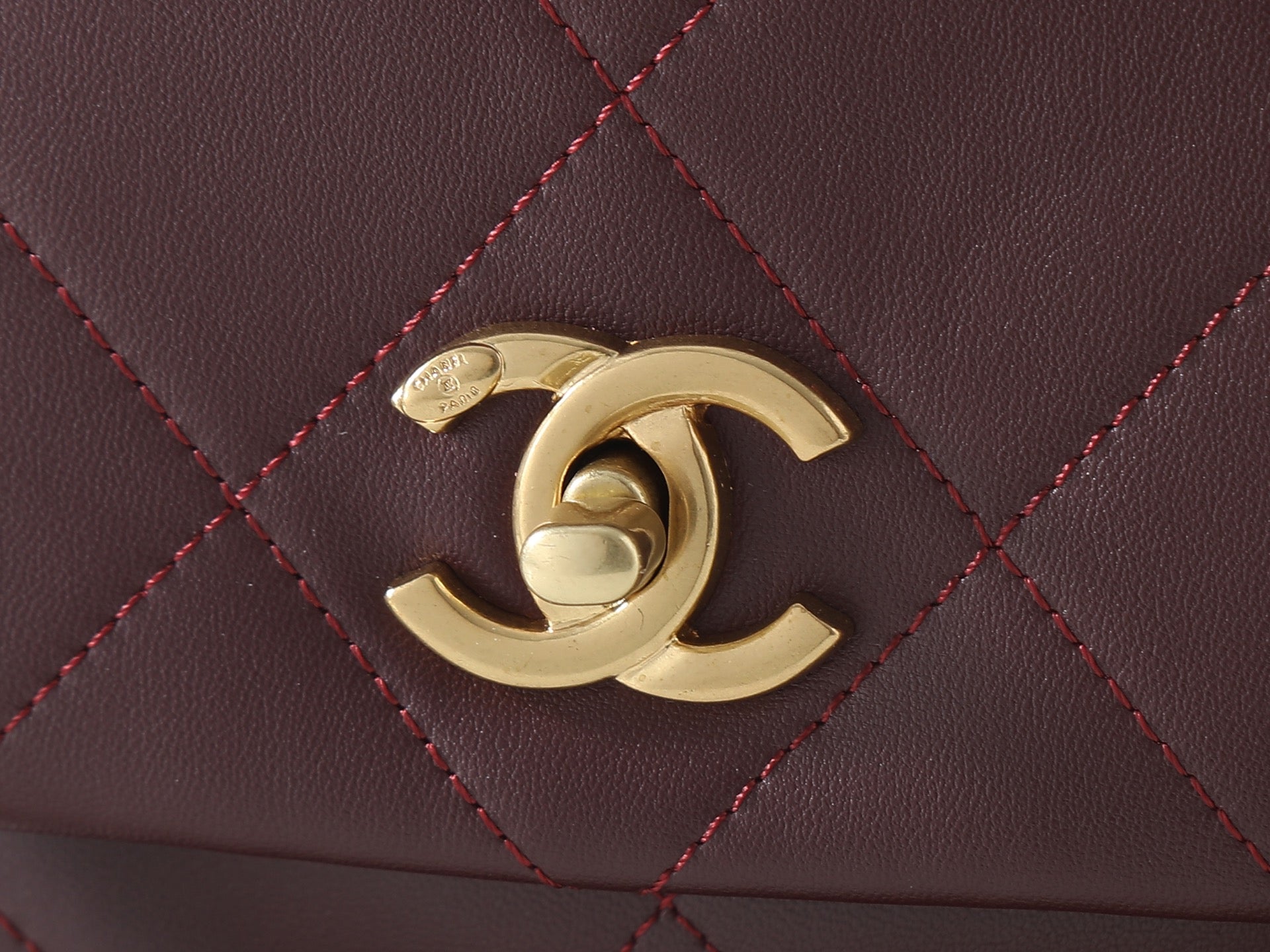 B1R76C28 Popular leather bag