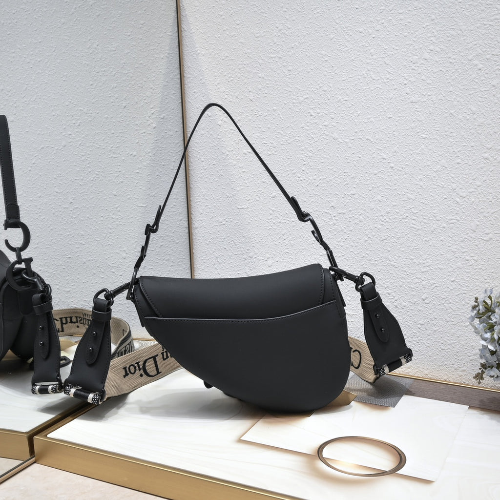 B1W35D115 Popular leather bag